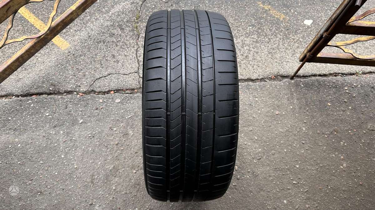 Pirelli PZero PZ4, летние 275/40 R20
