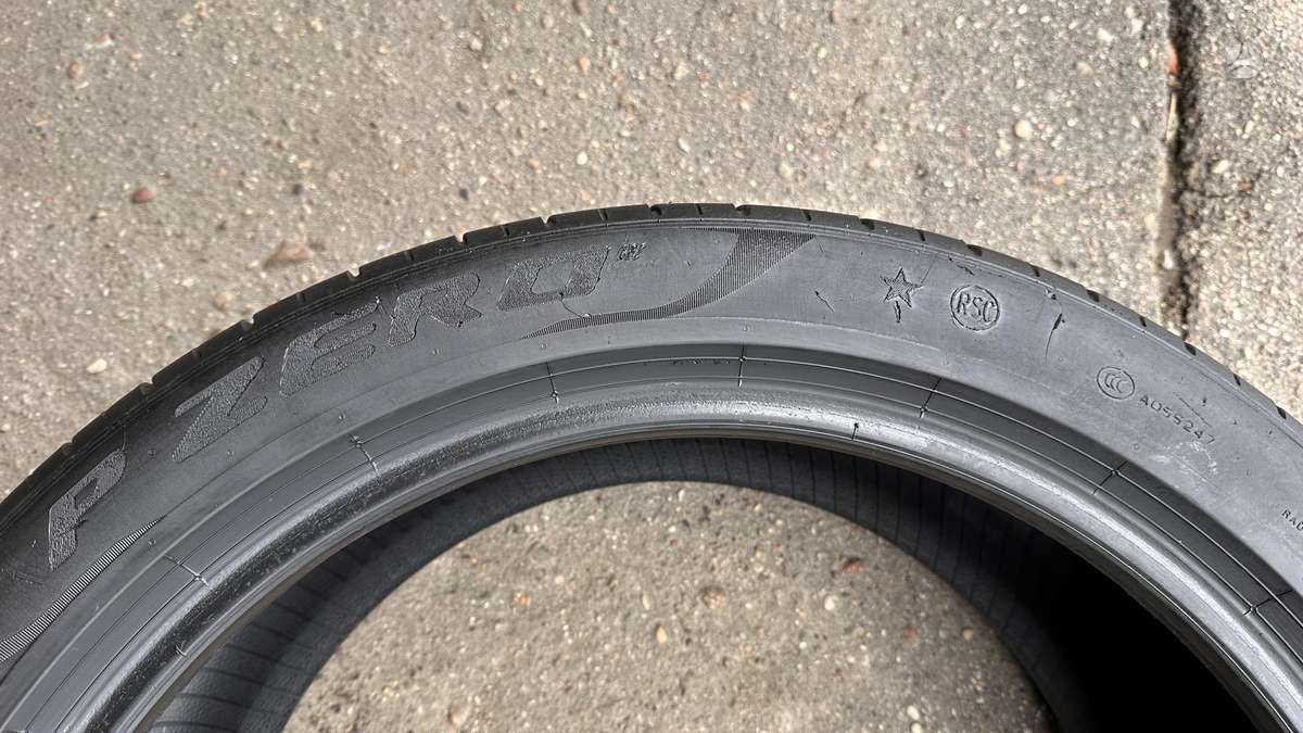 Pirelli PZero PZ4, летние 275/40 R20