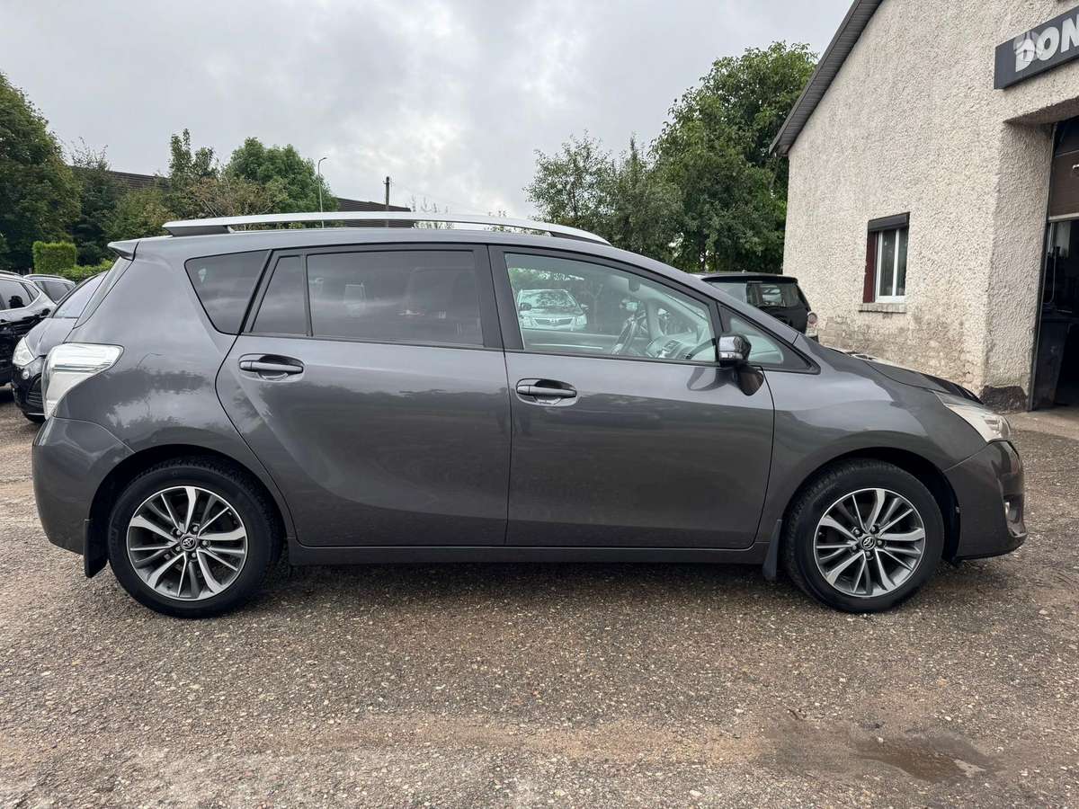 Toyota Verso - 4
