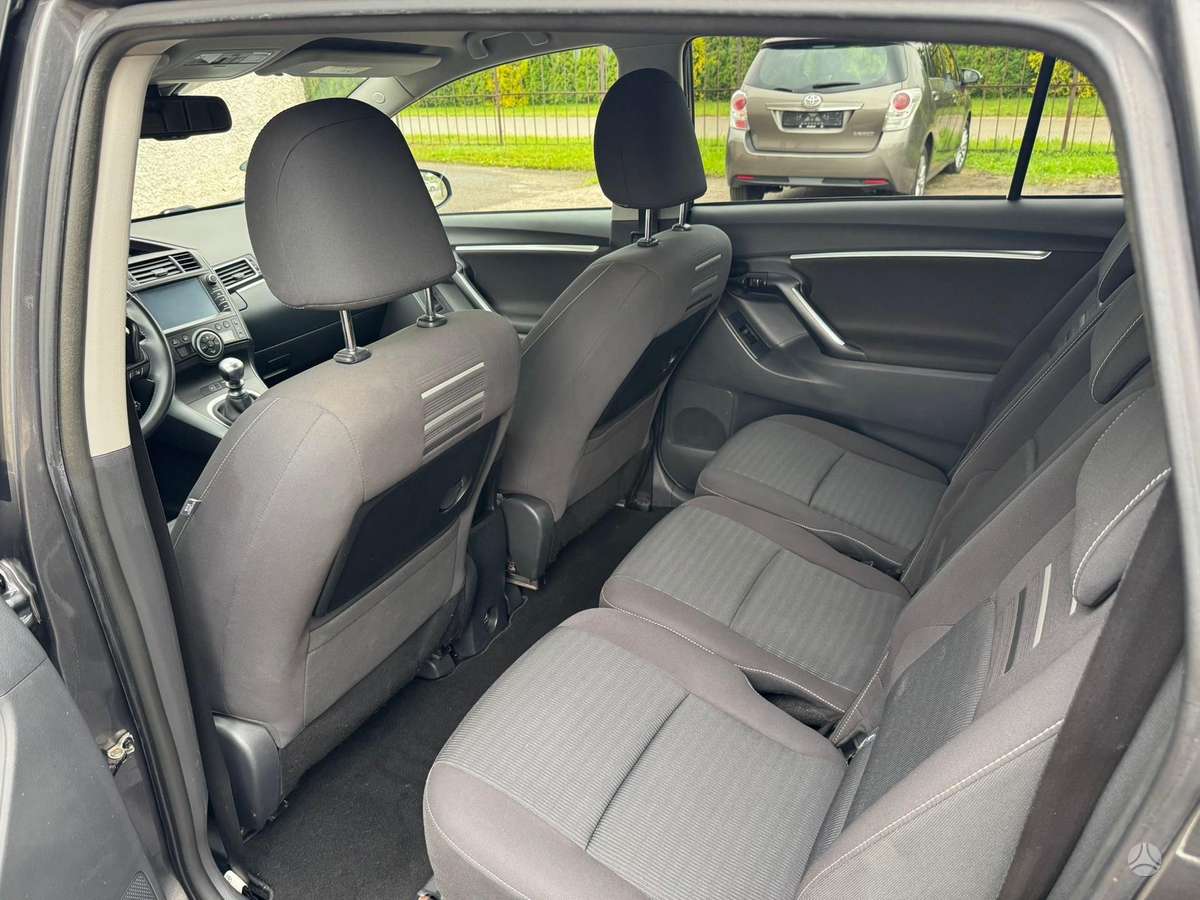 Toyota Verso - 7