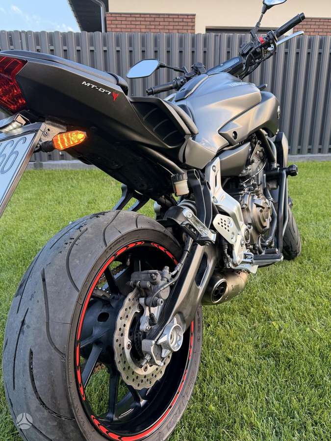 Yamaha MT 07 698cc, street / classic