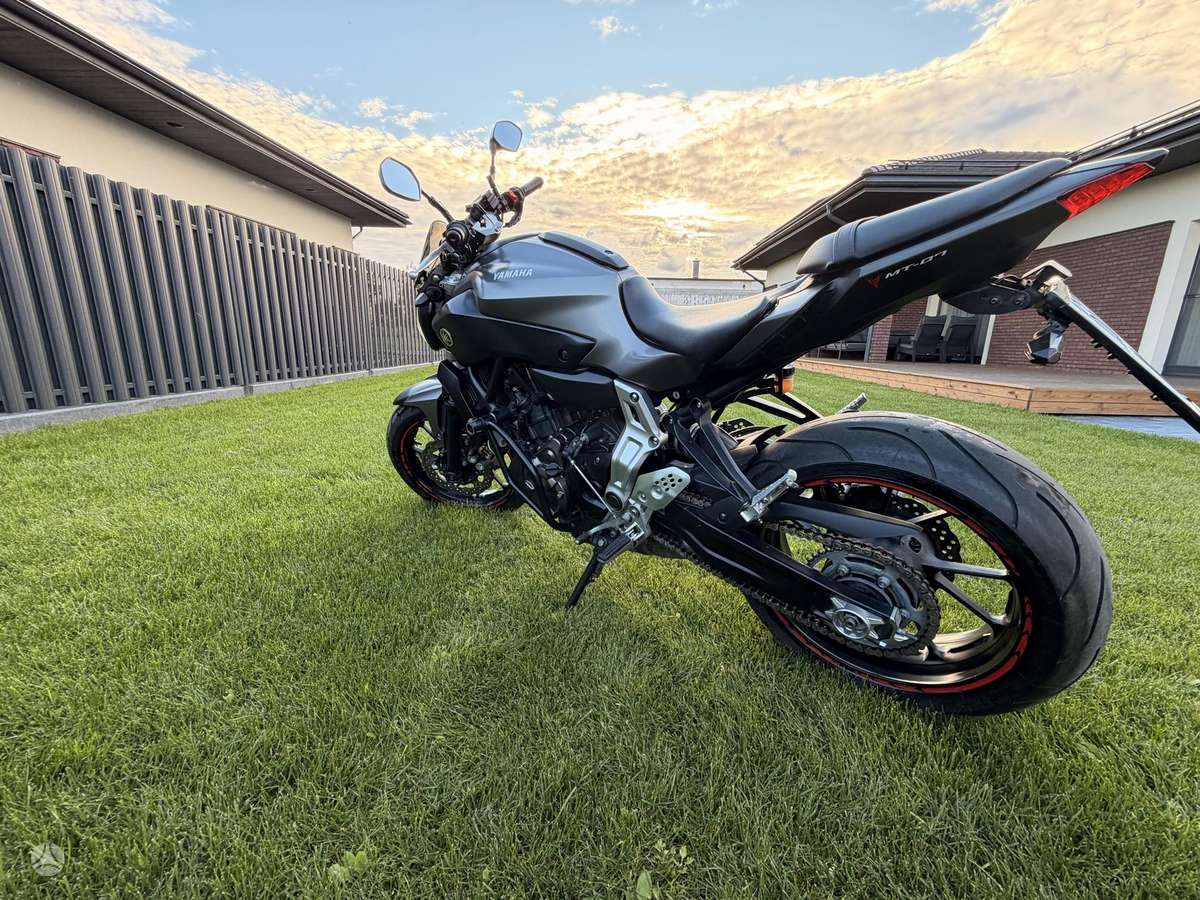 Yamaha MT 07 698cc, street / classic