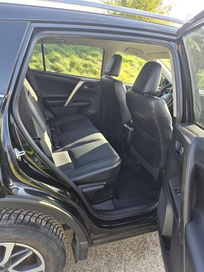 Toyota RAV4 - 5