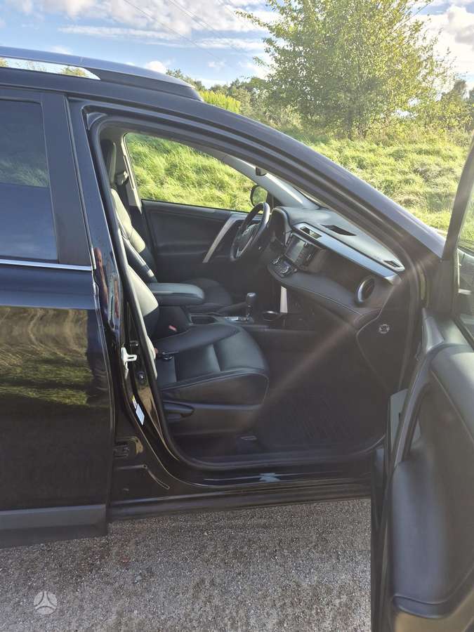 Toyota RAV4 - 6