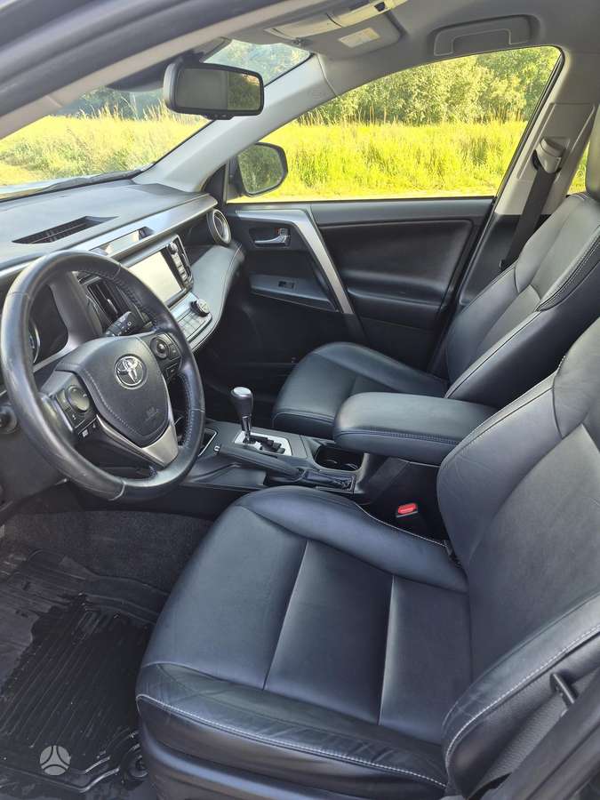 Toyota RAV4 - 7