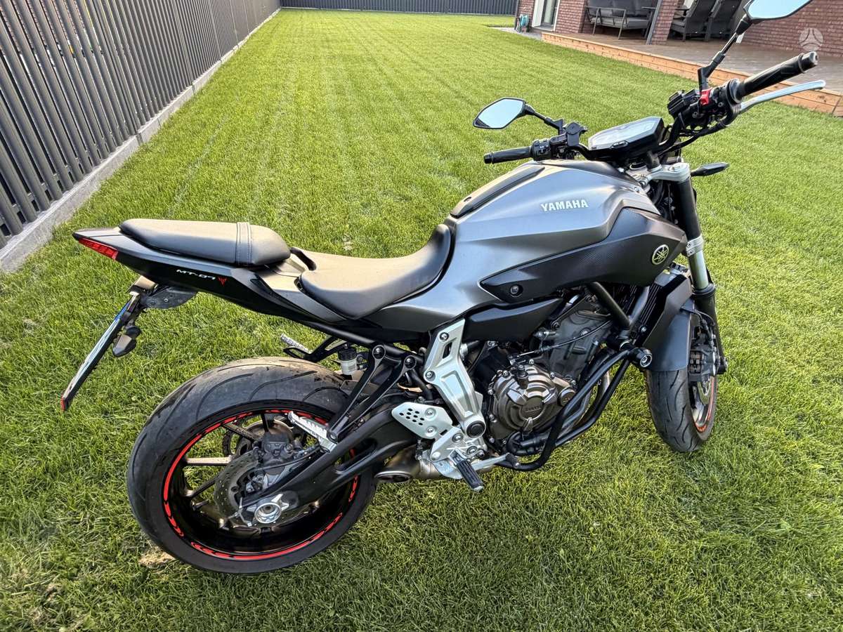 Yamaha MT 07 698cc, street / classic