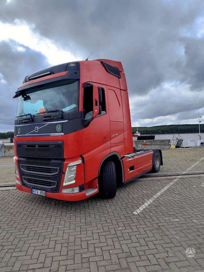 Volvo FH, 2 miegamosios vietos