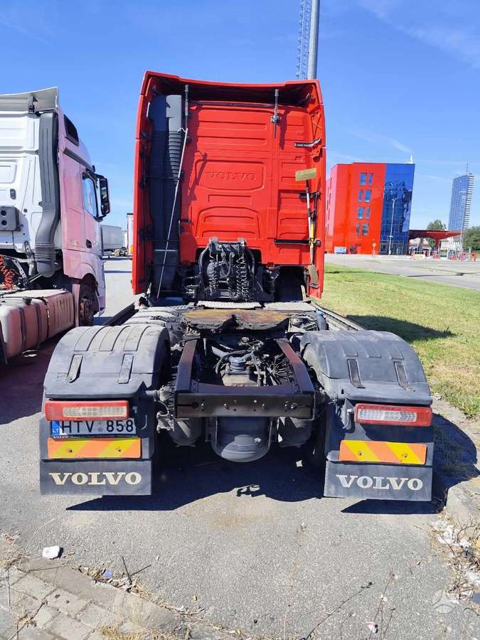 Volvo FH, 2 miegamosios vietos
