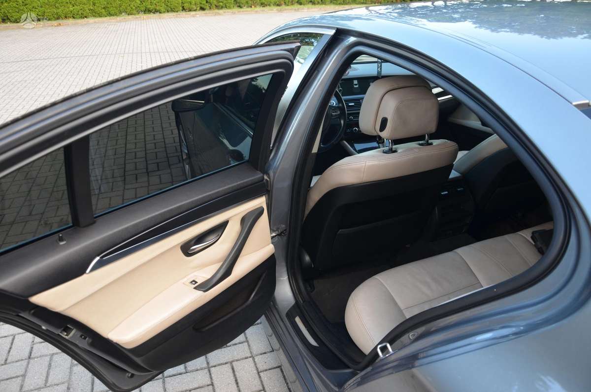 BMW 520, 2.0 l., Седан