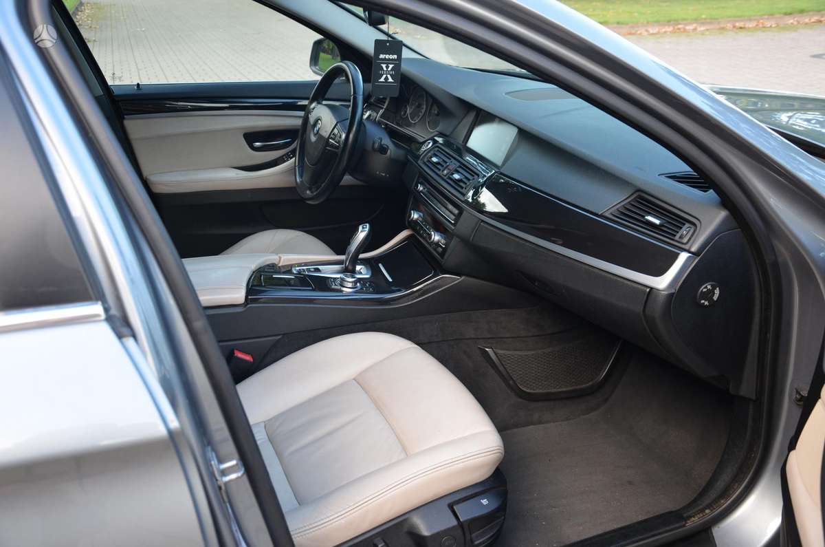 BMW 520, 2.0 l., Седан