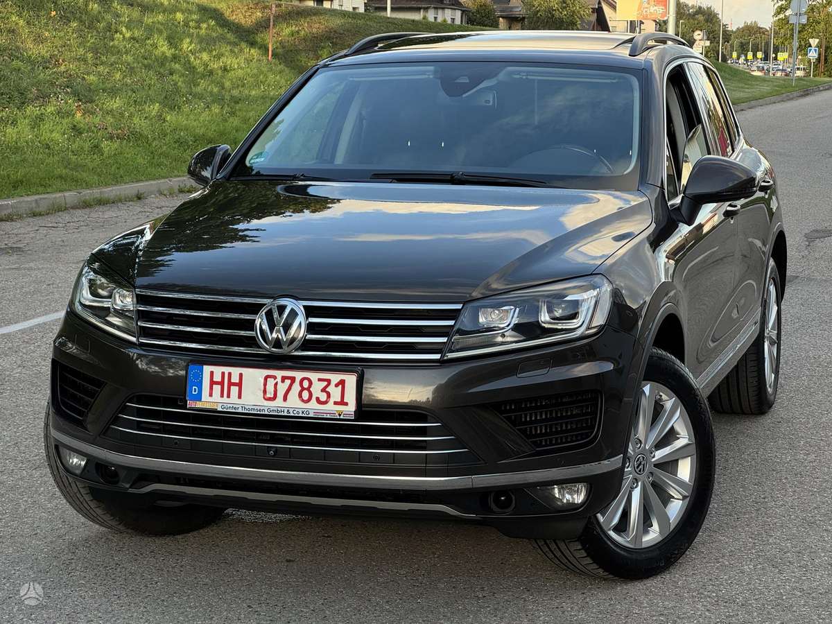 Volkswagen Touareg - 1