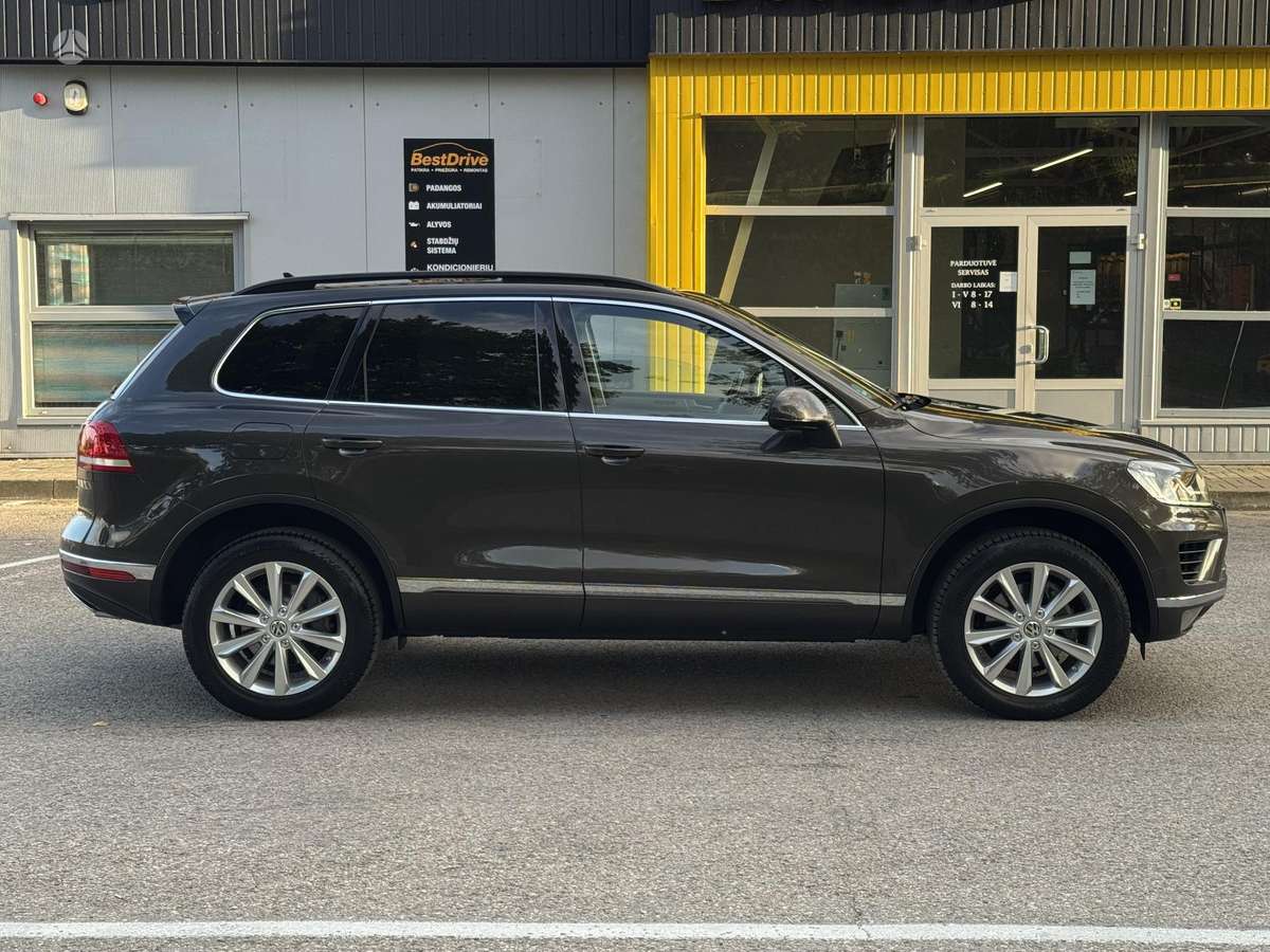 Volkswagen Touareg - 12
