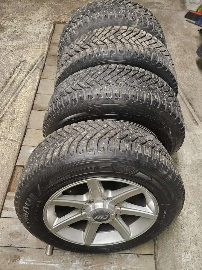 Goodyear, žieminės 235/65 R18