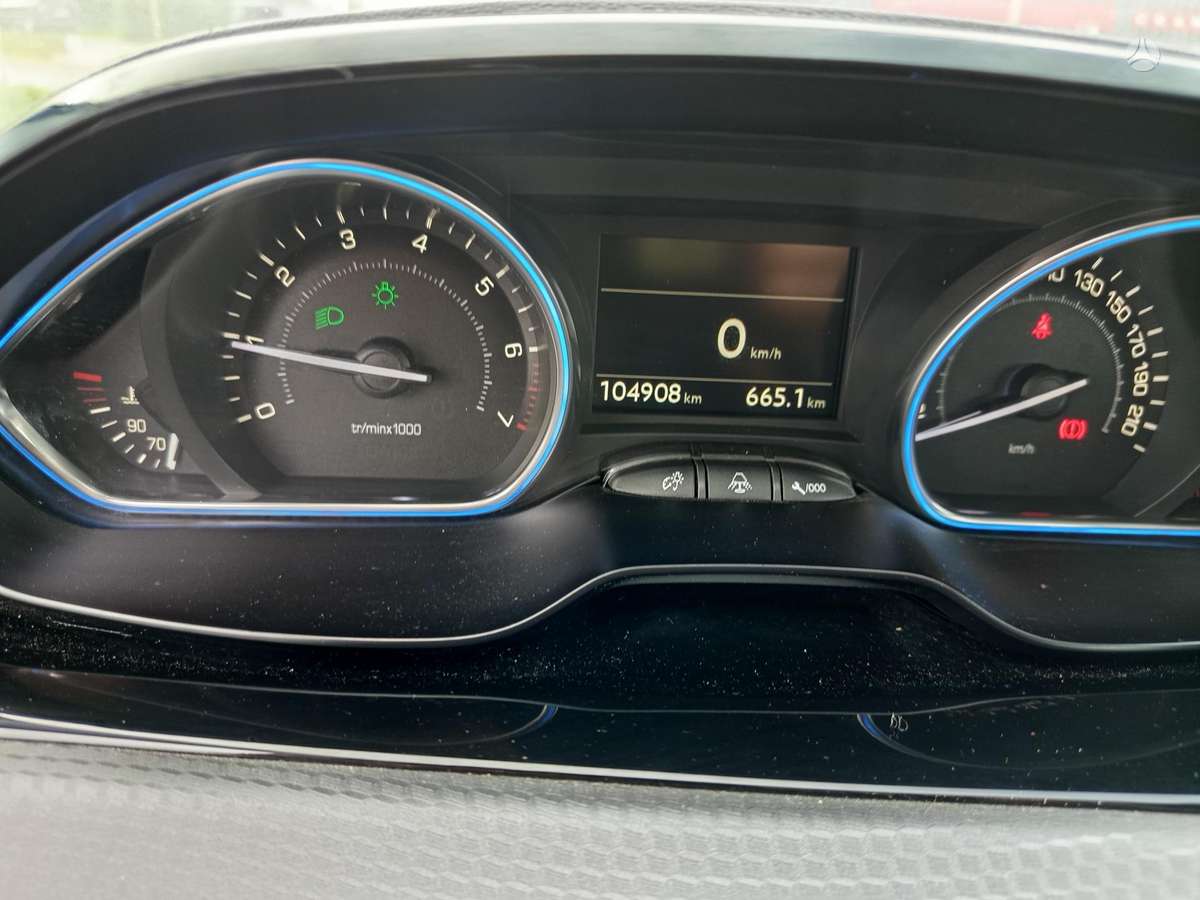 Peugeot 2008 - 9