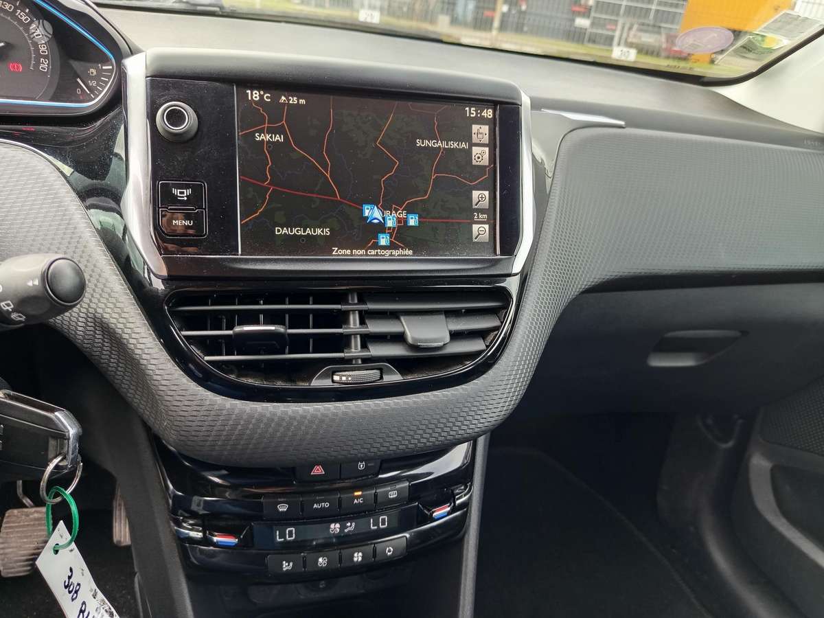 Peugeot 2008 - 10