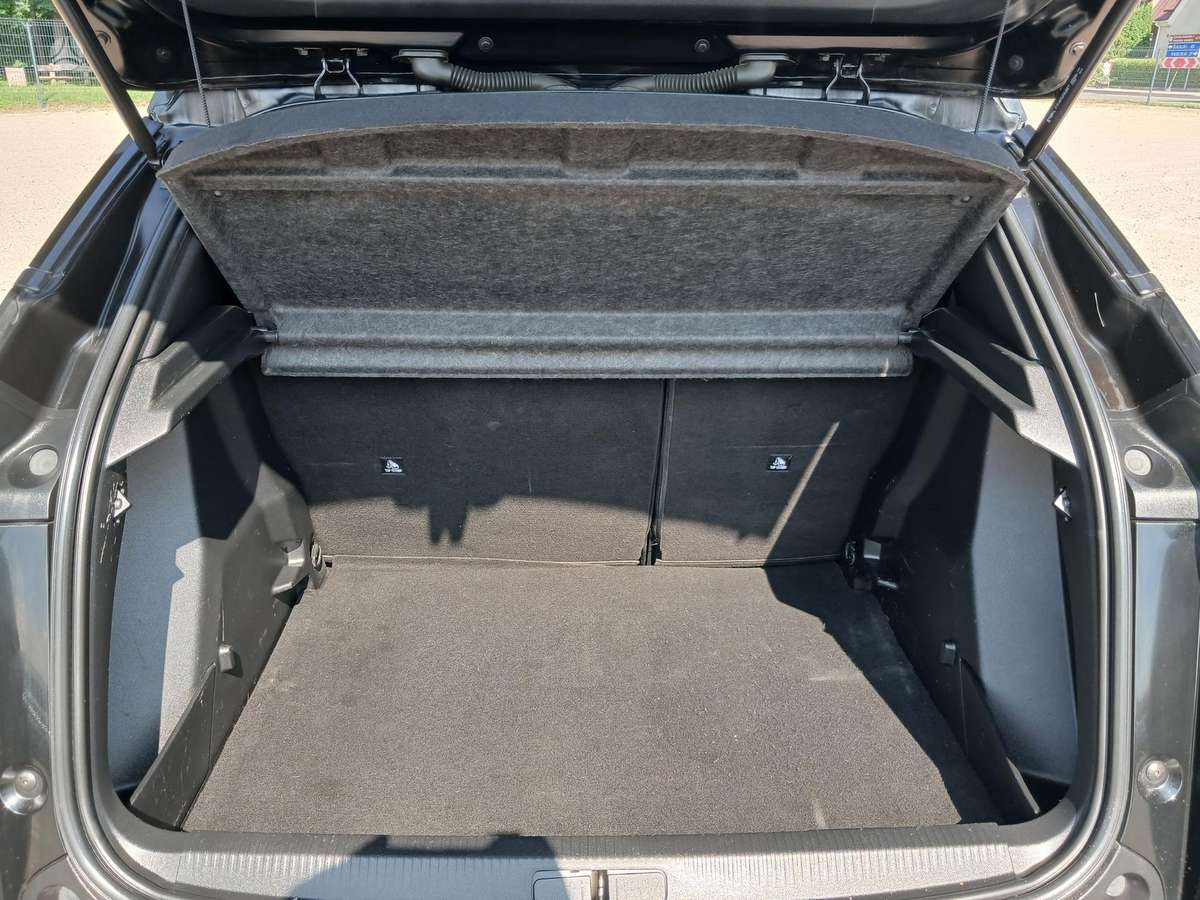 Peugeot 2008 - 8