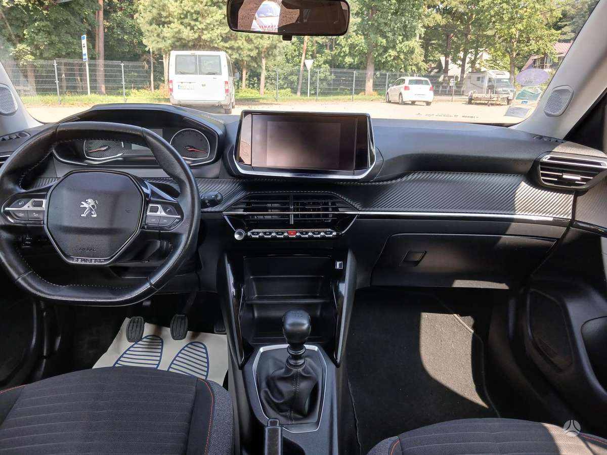 Peugeot 2008 - 12