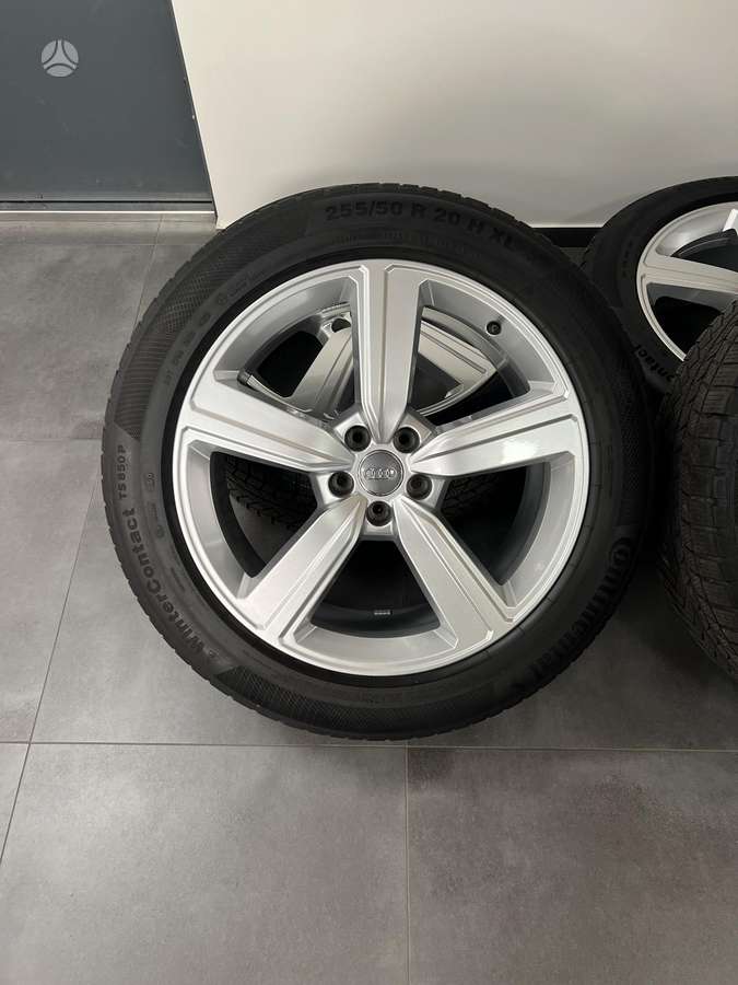 Audi Q8 E-TRON originalūs ratai, light alloy, R20