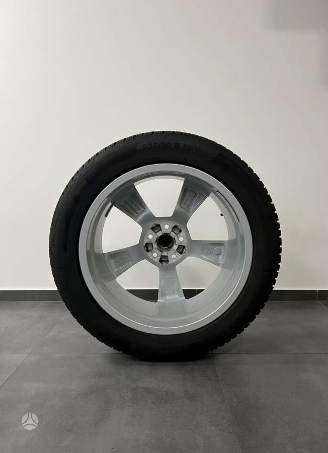 Audi Q3 Originalūs su padangomis, light alloy, R19