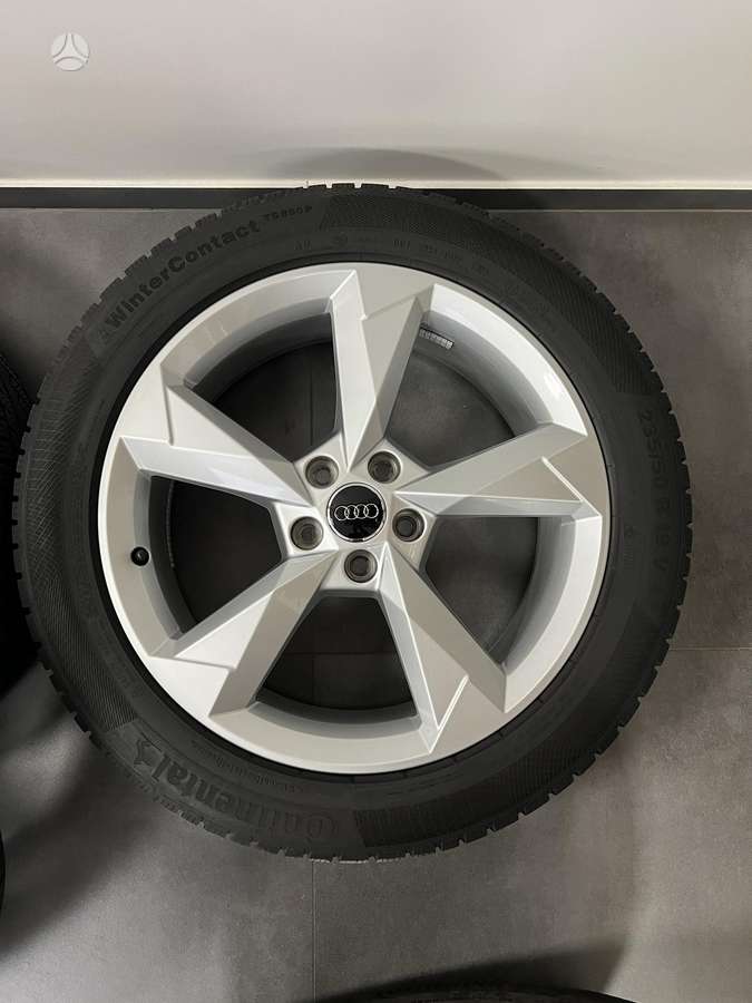 Audi Q3 Originalūs su padangomis, light alloy, R19
