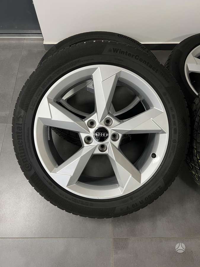 Audi Q3 Originalūs su padangomis, light alloy, R19