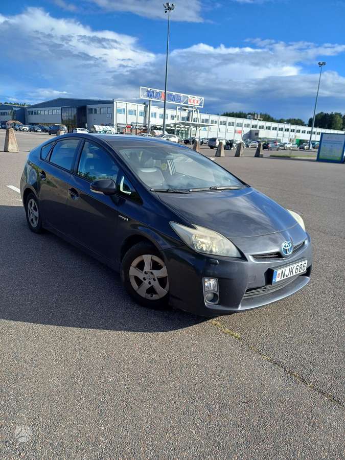 Toyota Prius - 3