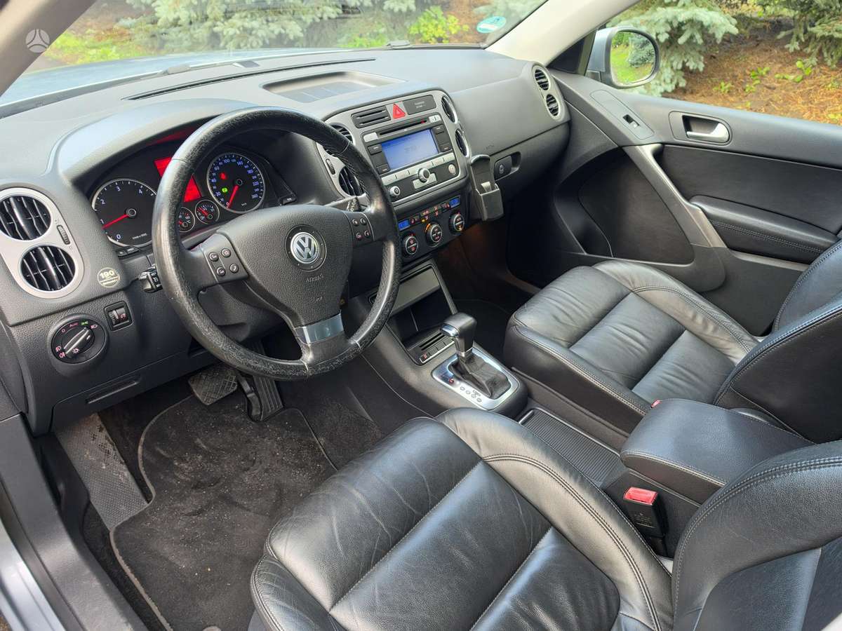Volkswagen Tiguan - 11