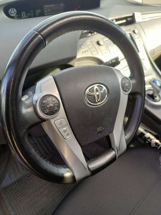 Toyota Prius - 10