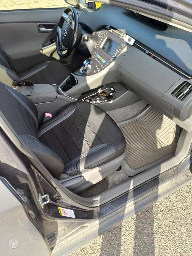 Toyota Prius - 12