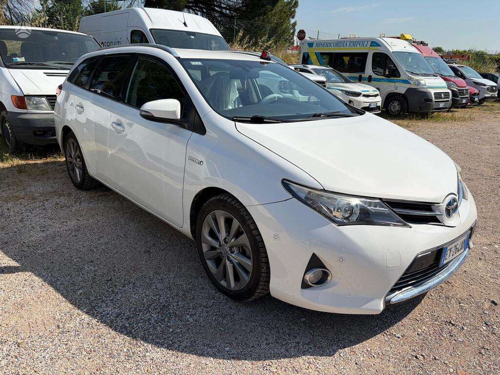 Toyota Auris - 1