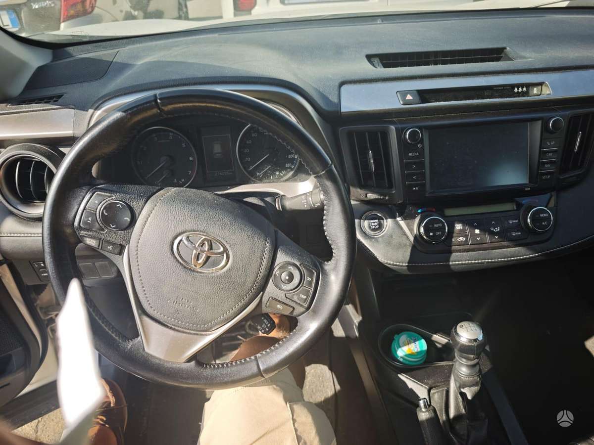 Toyota RAV4 - 11