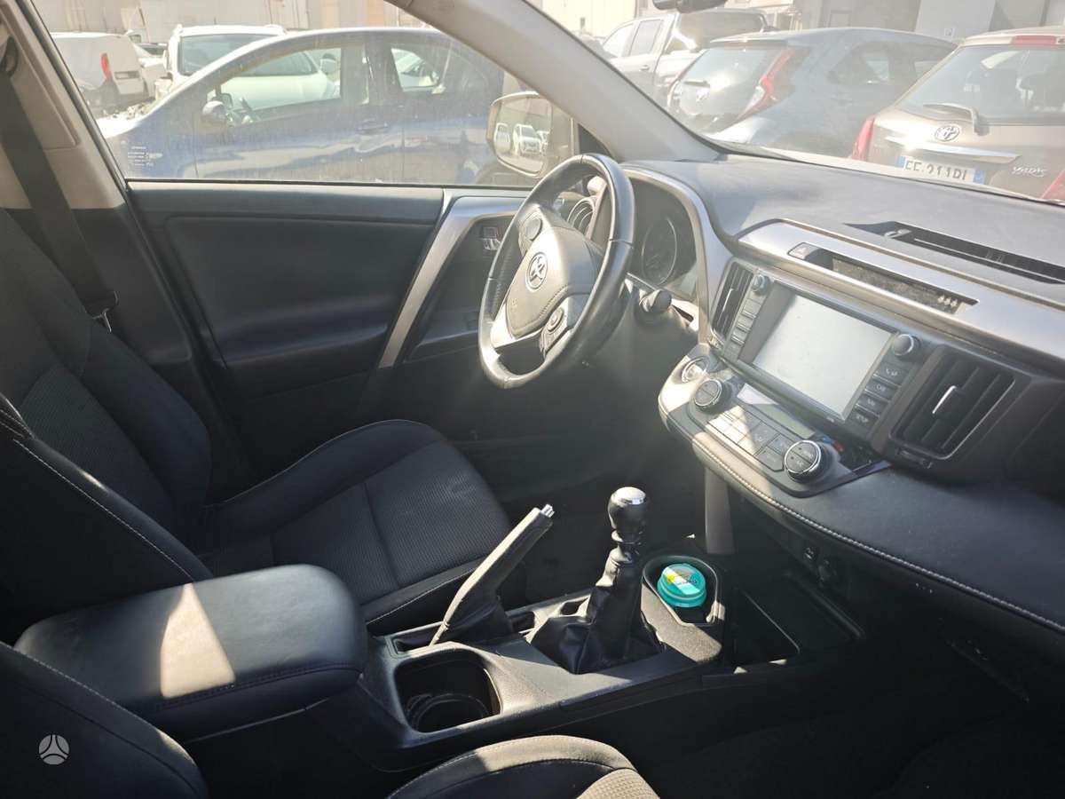 Toyota RAV4 - 7