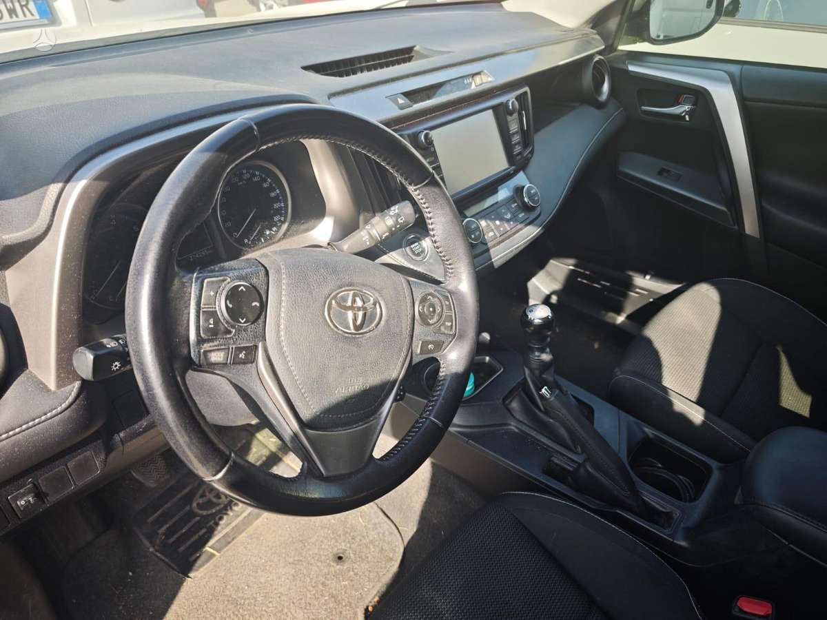 Toyota RAV4 - 9