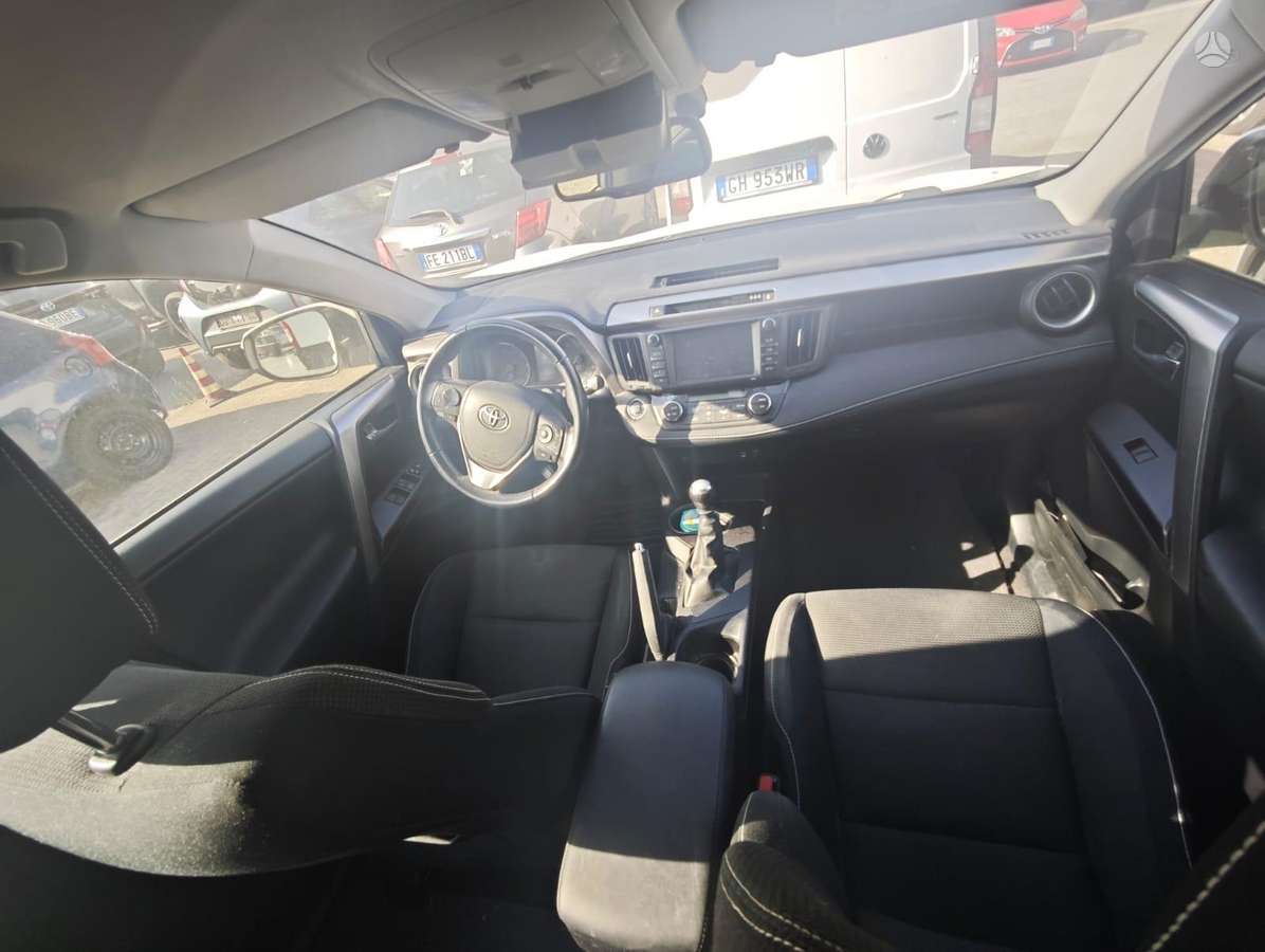 Toyota RAV4 - 12
