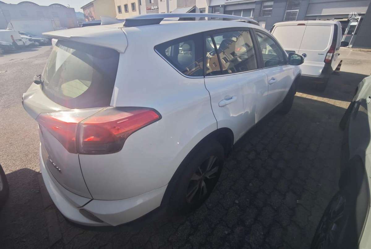 Toyota RAV4 - 5