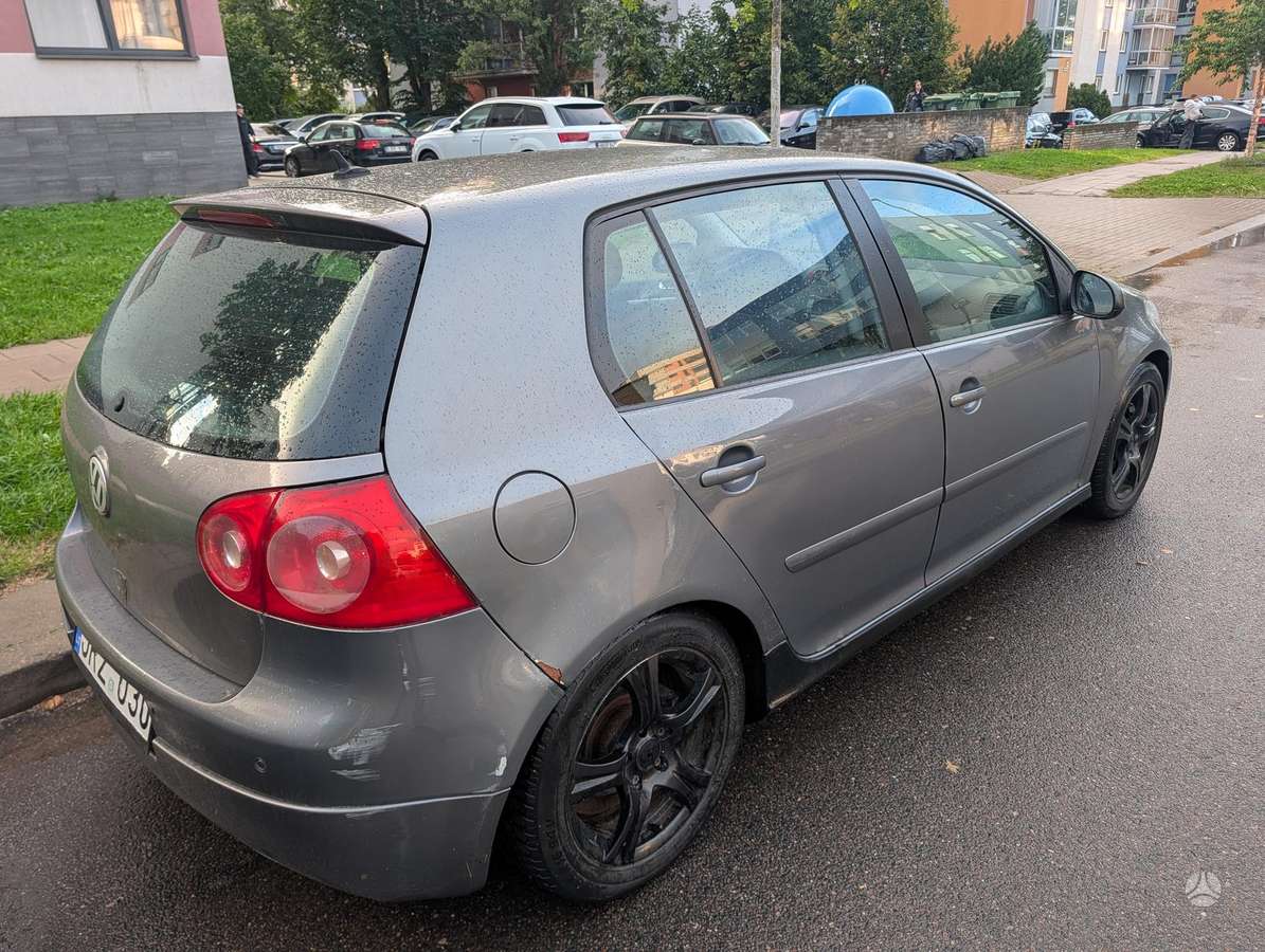 Volkswagen Golf - 4