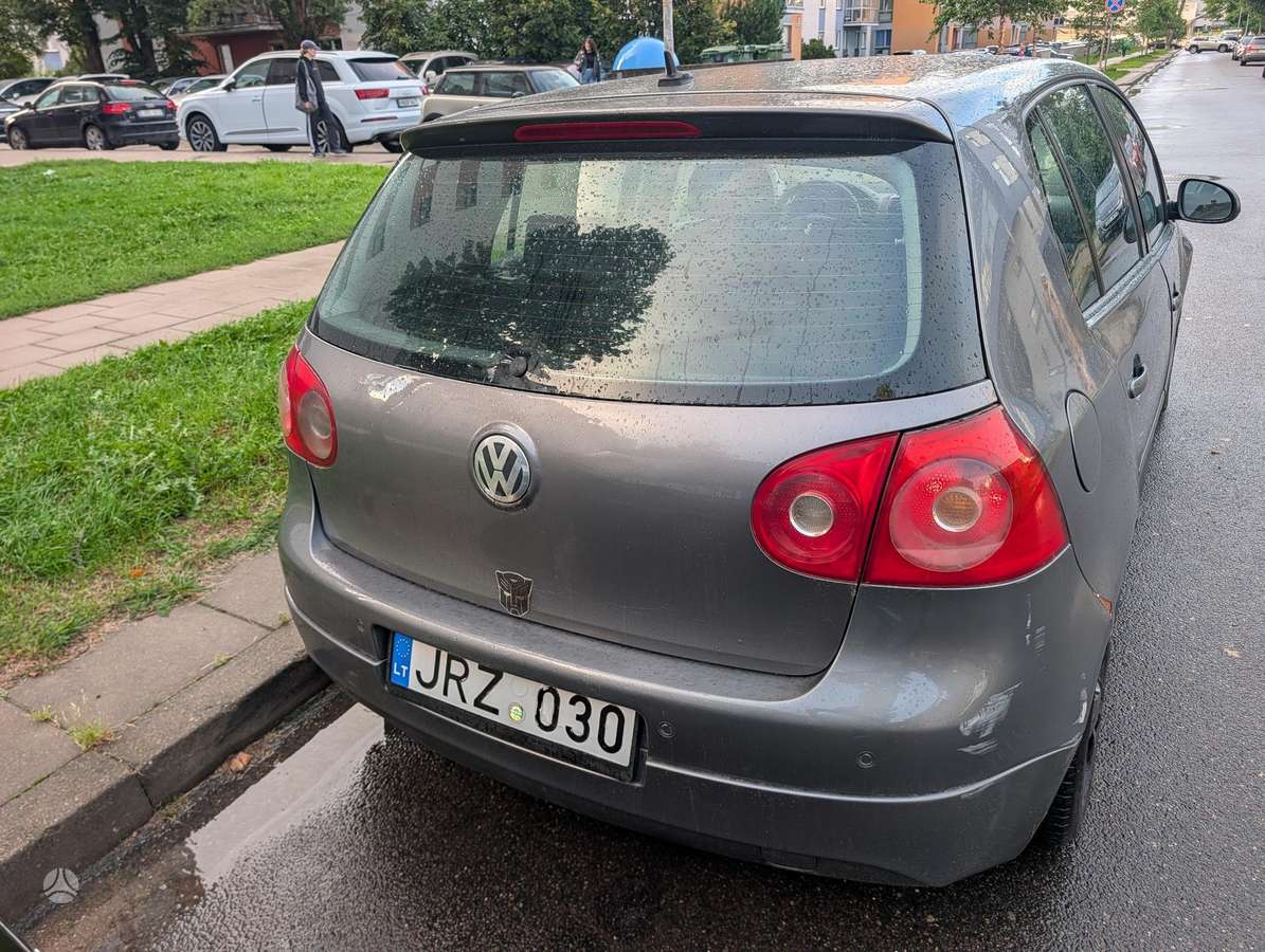 Volkswagen Golf - 5
