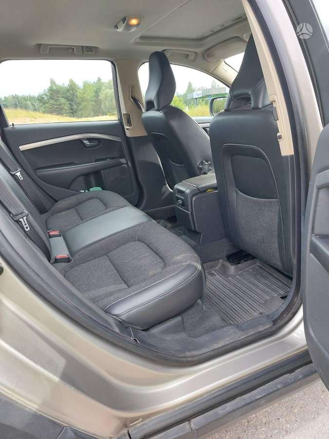 Volvo XC70 - 10
