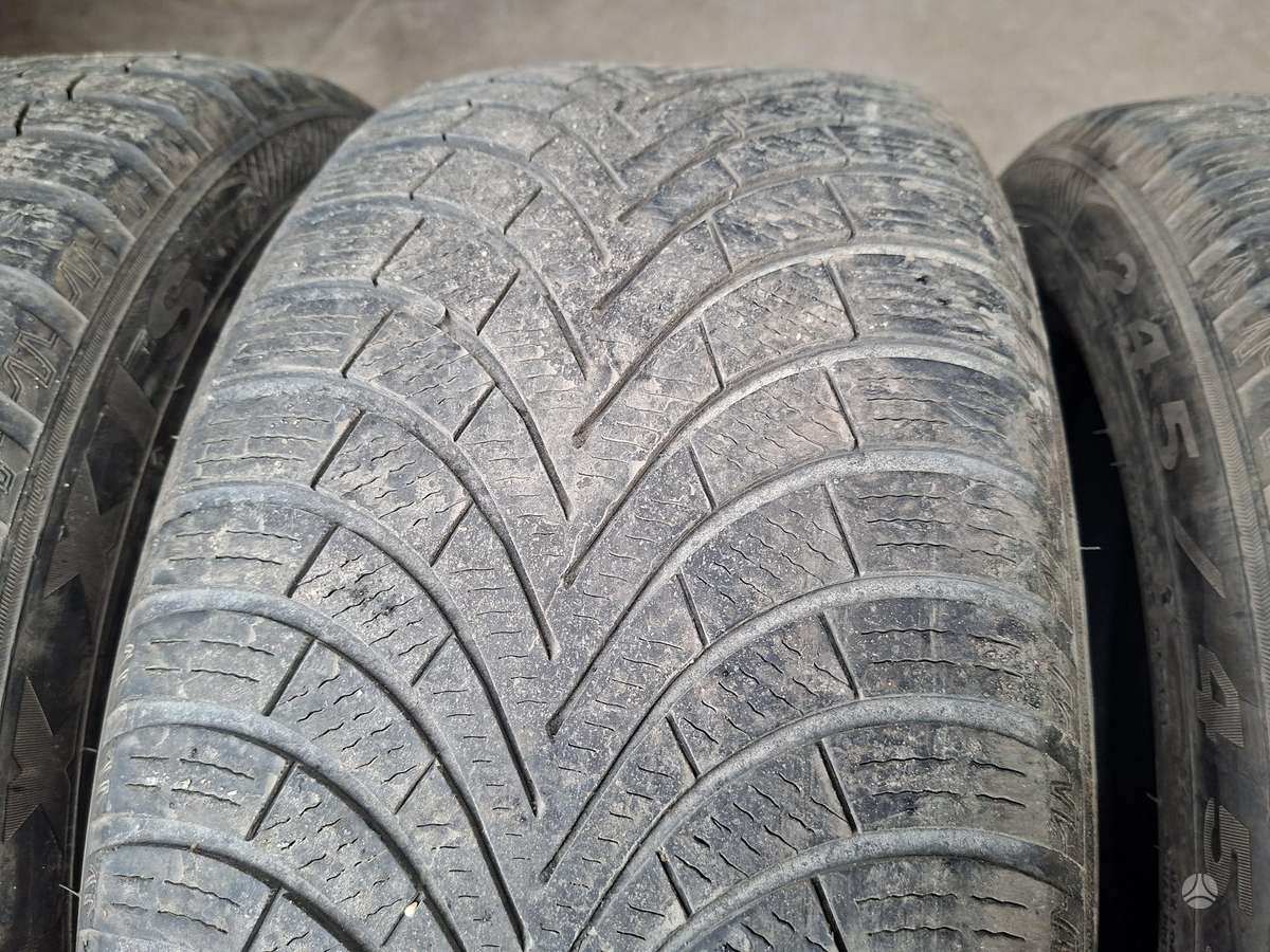 Maxxis, всесезонные 245/45 R18
