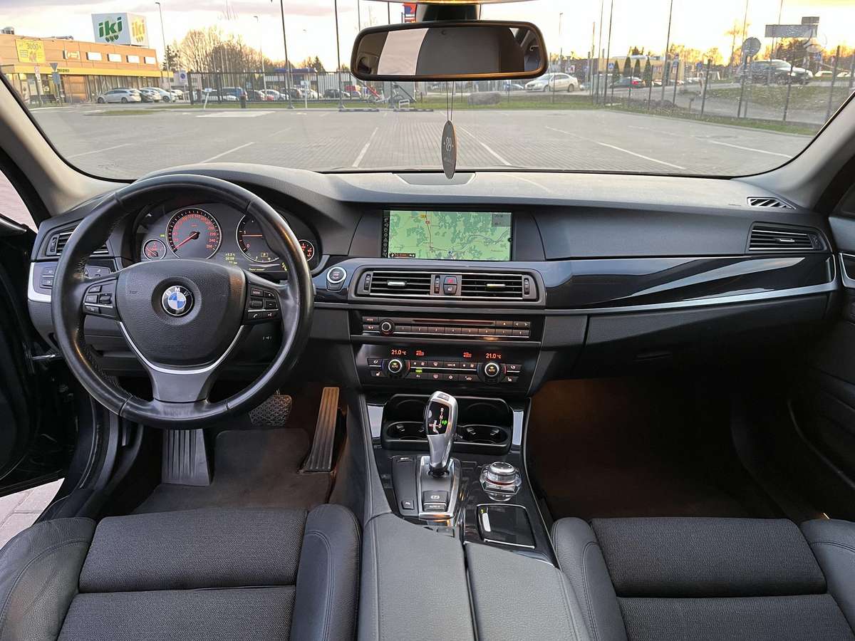 BMW 520, 2.0 l., Седан