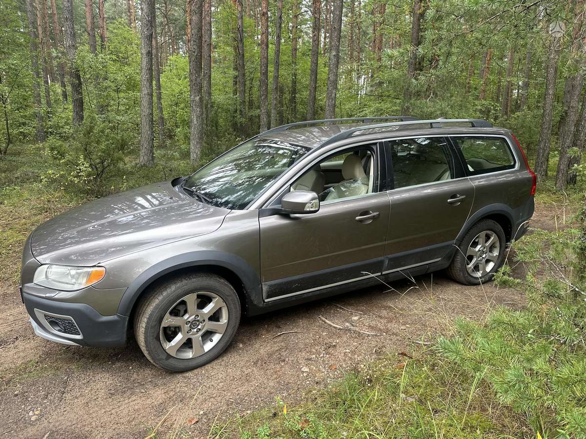 Volvo XC70, 2.4 l., wagon