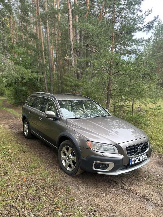 Volvo XC70, 2.4 l., wagon