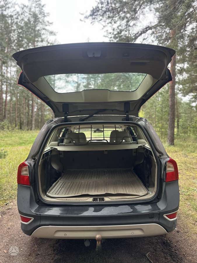 Volvo XC70, 2.4 l., wagon