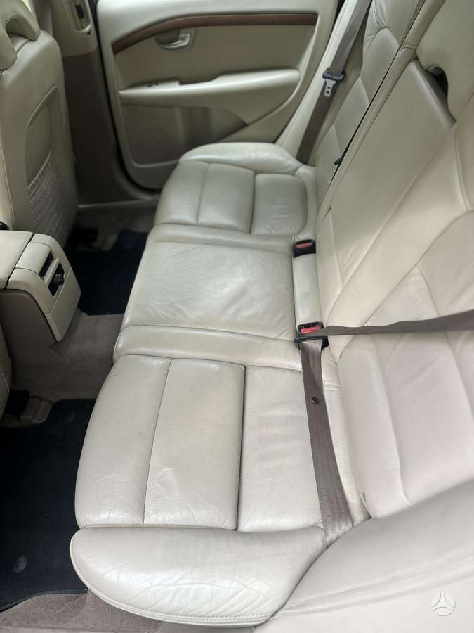 Volvo XC70, 2.4 l., wagon