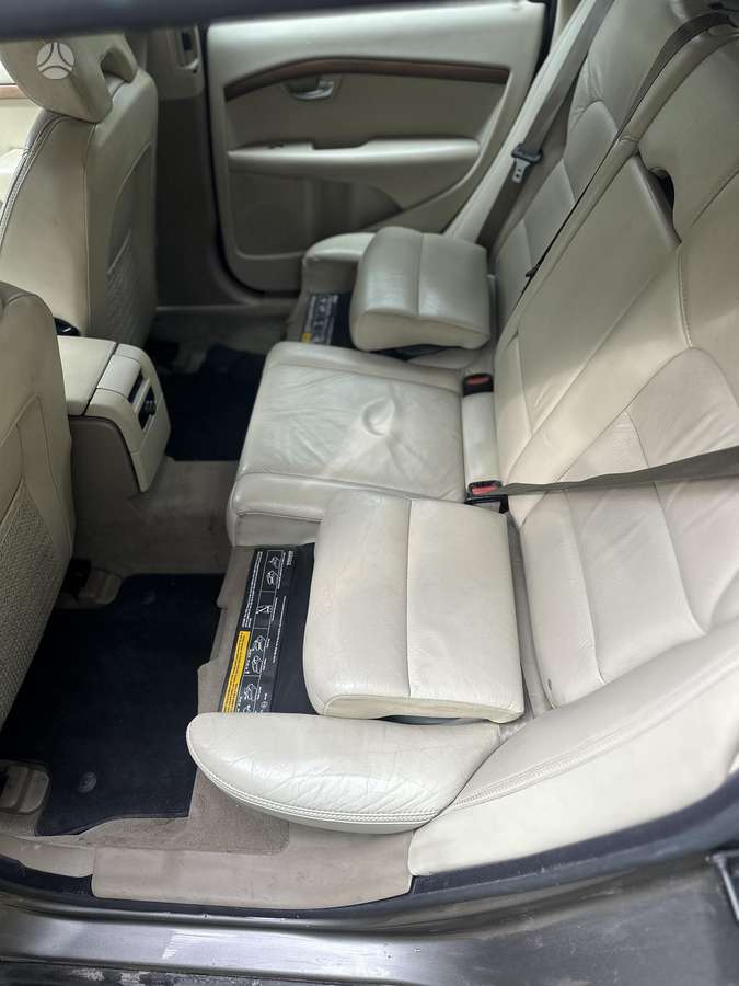 Volvo XC70, 2.4 l., wagon