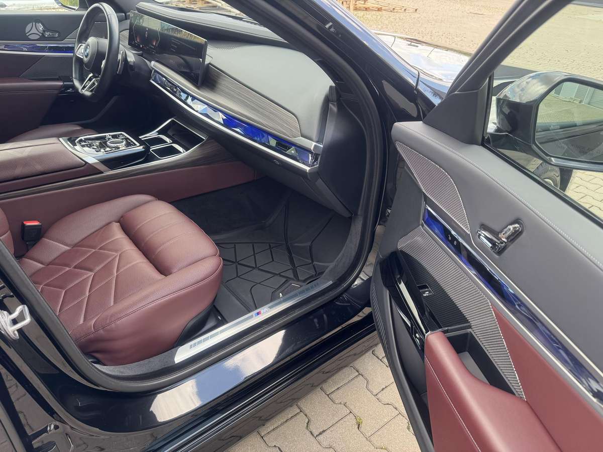 BMW 740, 3.0 l., Седан