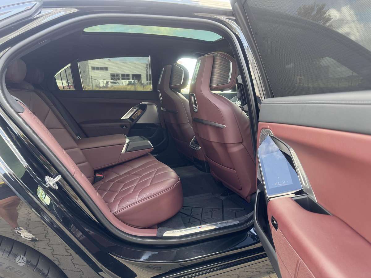 BMW 740, 3.0 l., Седан