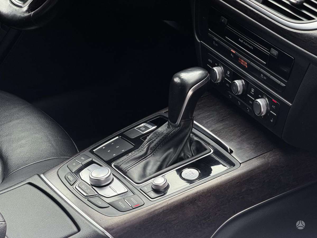 Audi A6, 2.0 l., Седан