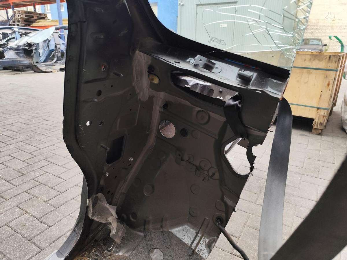 Nissan Navara hood (front, rear)