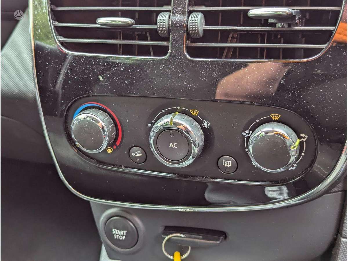 Renault Clio engine